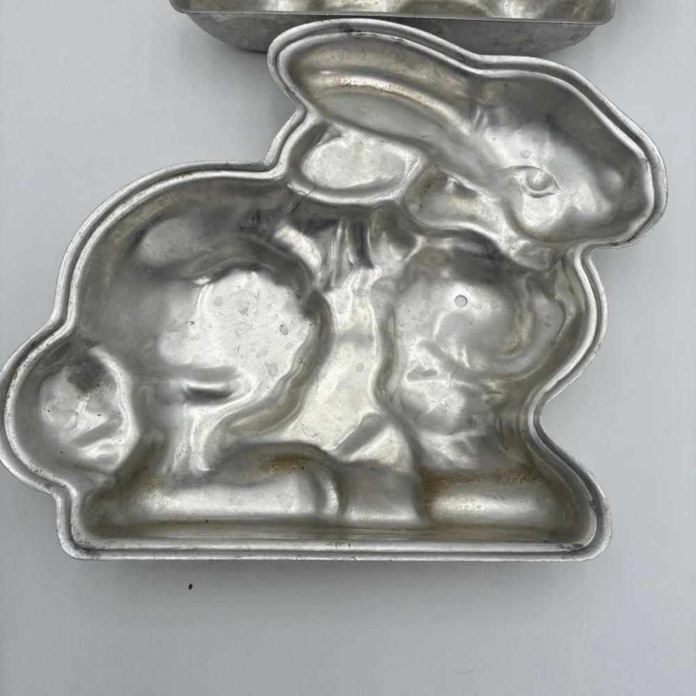 Vintage Aluminum Standing Bunny Rabbit Cake Mold 3D Easter Two Piece Pan 10 Inch